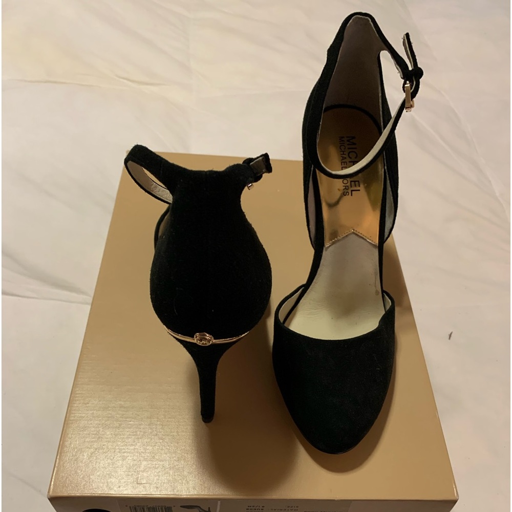 Size 8.5 (Black Heels)